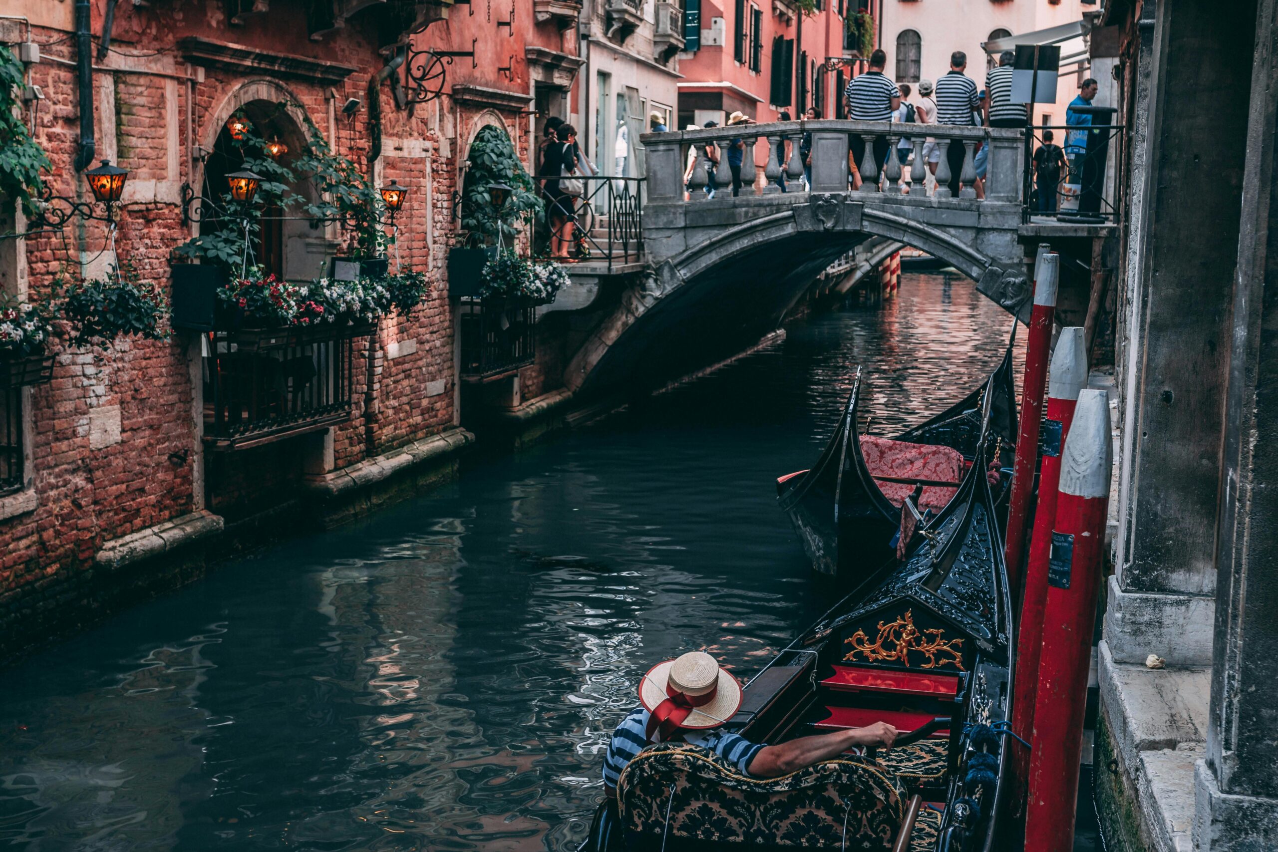 venice gondola ride